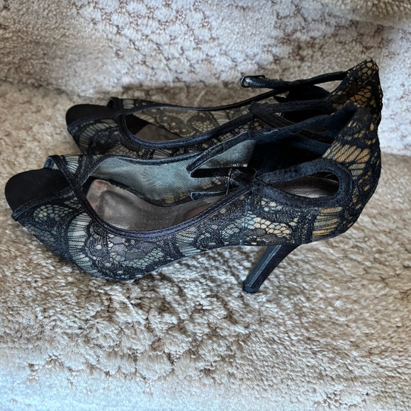 JESSICA BLACK LACE OPEN TOE HEELS - Picture 6 of 9